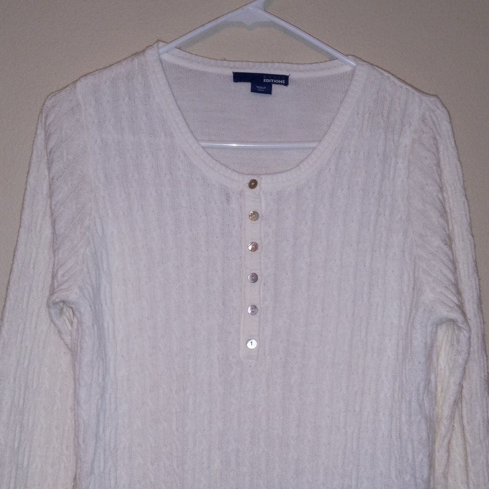 Basic Editions Sweater - Picture 2 of 5